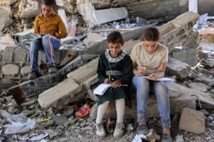 عام ثالث من “إبادة تعليمية” ممنهجة في قطاع غزة - علي سعادة – صحيفة السبيل التعليم في غزة