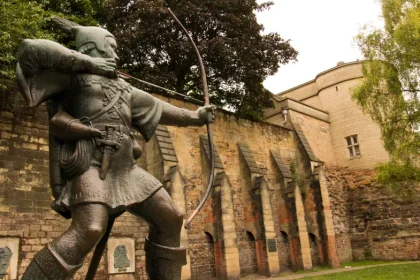 عندما تتحكم العاطفة في الميزان – إحسان الفقيه