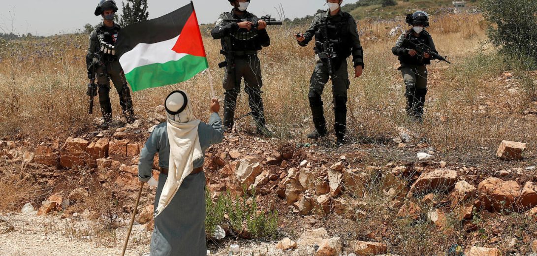 سياسة الأرض والحصار - كيف تُعيد إسرائيل هندسة الضفة الغربية؟ - رائد أبو بدوية – المركز الفلسطيني للإعلام