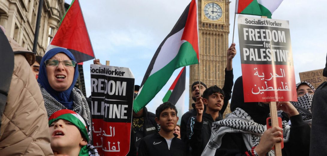 بينما تحاول «إسرائيل» تشويهها.. أجيال جديدة تفتح عينيها على الحقيقة - رشا فرحات – الرسالة نت