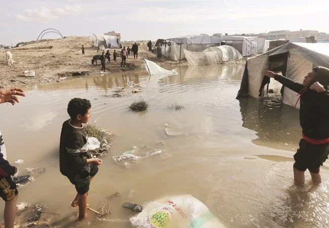 غزة تُدفن تحت الركام والبرد.. الاحتلال يحوّل المنخفض الجوي إلى أداة قتل جديدة – مؤسسة حضارات – حضارات