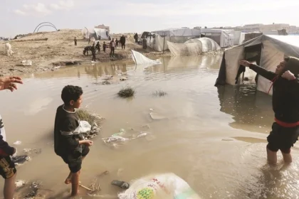 غزة تُدفن تحت الركام والبرد.. الاحتلال يحوّل المنخفض الجوي إلى أداة قتل جديدة – مؤسسة حضارات – حضارات