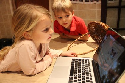 chiidren-video call8